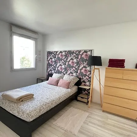 Cosy Proche Paris Apartment Saint-Denis (Seine-Saint-Denis)